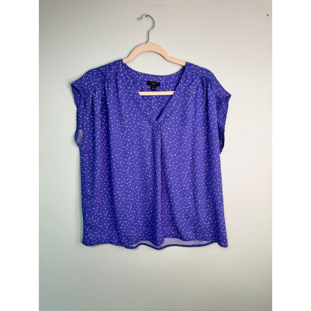 EUC! Ann Taylor Factory Petite Short Sleeve V-Neck Blouse -Purple - Large Petite